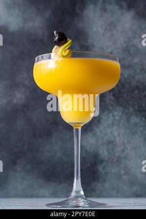 Cocktail de mangue Daiquiri surgelé Banque D'Images