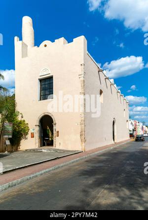 Musée Museo de San Roque bâtiment colonial espagnol ancien couvent, Valladolid, Yucatan, Mexique Banque D'Images