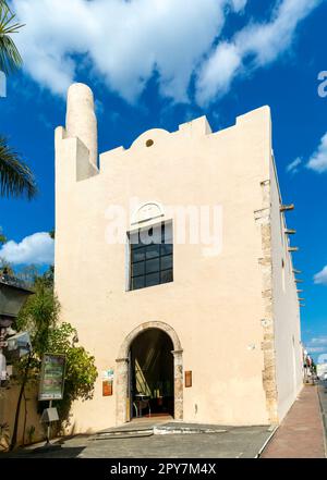 Musée Museo de San Roque bâtiment colonial espagnol ancien couvent, Valladolid, Yucatan, Mexique Banque D'Images