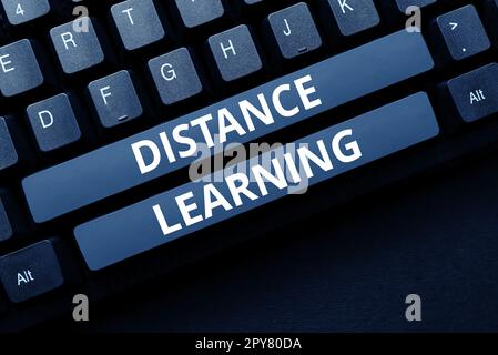 Affiche indiquant l'apprentissage à distance. Conférences éducatives d'approche commerciale diffusées à distance sur Internet Banque D'Images