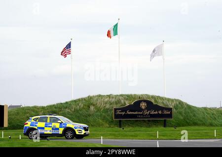 RETRANSMETTANT LE NOM DES PHOTOGRAPHES A CORRIGÉ Une vision générale de Trump International Golf Links & Hotel à Doonbeg, Co Clare devant l'arrivée de l'ancien président américain Donald Trump lors de sa visite en Irlande. Date de la photo: Mercredi 3 mai 2023. Banque D'Images