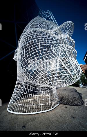 Le "Wonderland" sculpture en face de la proue Tower, dans le centre-ville de Calgary, Alberta, Canada. Banque D'Images