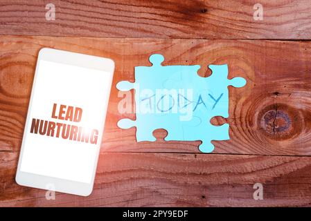 Légende conceptuelle Lead nuring. Méthode d'idée d'entreprise pour établir une relation avec des clients potentiels Banque D'Images