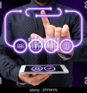 Homme d'affaires en chemise noire tenant le téléphone portable dans une main. Homme appuyant sur le bouton virtuel avec son doigt. Déverrouiller, allumer. Lueur colorée futuriste. Design numérique. Banque D'Images