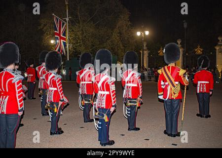 Londres, Royaume-Uni. 02nd mai 2023. Répétition nocturne dans le centre de Londres pour le couronnement du roi Charles III, qui aura lieu ce week-end. Date de la photo: Mercredi 3 mai 2023 crédit: horst friedrichs/Alamy Live News Banque D'Images