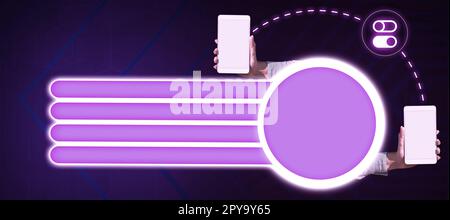 Main tenant le téléphone mobile présentant les nouvelles technologies futuristes. Palm portant le téléphone portable Affichage résoudre les idées virtuelles innovantes tardives. Lueur de l'écran. Banque D'Images