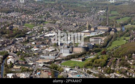 La vue aérienne de Shipley près de Bradford a pris la forme de l'est regardant à l'ouest Banque D'Images