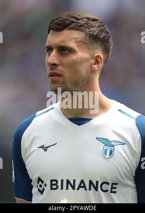 Milan, Italie, 30th avril 2023. Nicolo Casale de SS Lazio regarde pendant la ligne avant la série Un match à Giuseppe Meazza, Milan. Le crédit photo devrait se lire: Jonathan Moscrop / Sportimage Banque D'Images