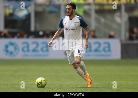 Milan, Italie, 30th avril 2023. Luis Alberto de SS Lazio pendant la série Un match à Giuseppe Meazza, Milan. Le crédit photo devrait se lire: Jonathan Moscrop / Sportimage Banque D'Images