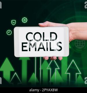 Légende de texte présentant des e-mails froids. Présentation de l'entreprise e-mail non sollicité envoyé à un destinataire sans contact préalable Banque D'Images