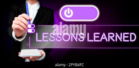 Légende de texte présentant les leçons apprises. Vitrine d'affaires promouvoir partager et utiliser les connaissances issues de l'expérience Banque D'Images