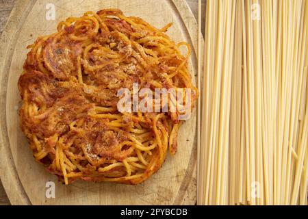 frittata de pâtes spaghetti Banque D'Images