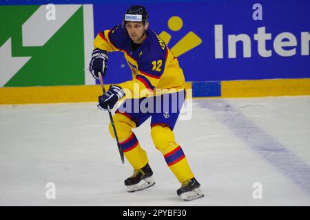 Nottingham, le 30 avril 2023. Yevhen Yemelianenko jouant pour la Roumanie contre la Lituanie lors d'un match du Championnat du monde de hockey sur glace 2023 de l'IIHF, Division I, Groupe A, à l'arène Motorpoint, Nottingham. Crédit : Colin Edwards Banque D'Images