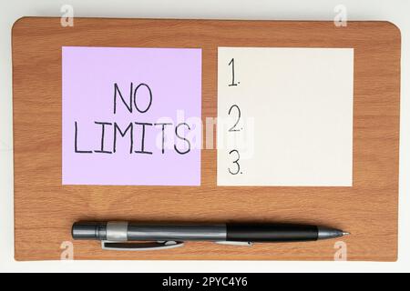Inspiration montrant le signe aucune limite. Internet concept pour faire tout ce que vous pourriez avec des restrictions et de retenue Banque D'Images