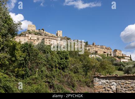 Montemassi un village fortifié dans la province de Grosseto. Italie Banque D'Images