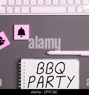 Légende conceptuelle BBQ Party. Aperçu des affaires habituellement fait à l'extérieur en fumant de la viande sur le bois ou le charbon de bois Banque D'Images