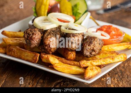 cevapcici avec frites Banque D'Images