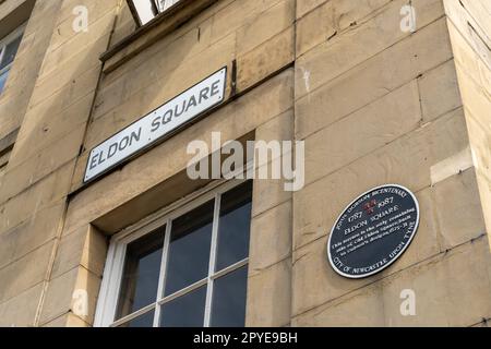 Panneau de rue et plaque du patrimoine à Old Eldon Square dans la ville de Newcastle upon Tyne, Royaume-Uni Banque D'Images