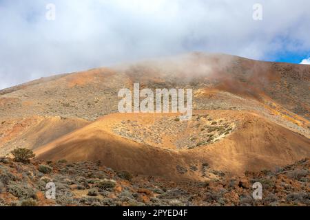 Petit cratère dans le parc national de Teide, Tenerife, Espagne Banque D'Images