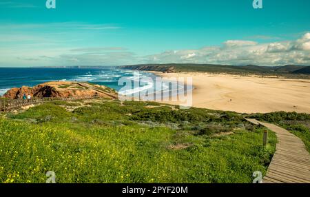 Paysage côtier dans le parc naturel du sud-ouest de l'Alentejo et de la Costa Vicentina à la plage de Bordeira Banque D'Images