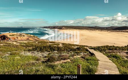 Paysage côtier dans le parc naturel du sud-ouest de l'Alentejo et de la Costa Vicentina à la plage de Bordeira Banque D'Images