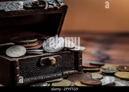 Vieilles pièces de monnaie du monde entier de 1940 au nouveau millénaire Banque D'Images