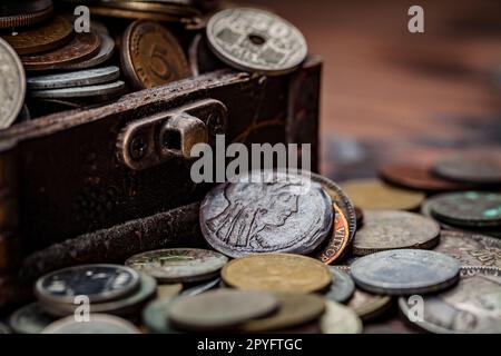 Vieilles pièces de monnaie du monde entier de 1940 au nouveau millénaire Banque D'Images