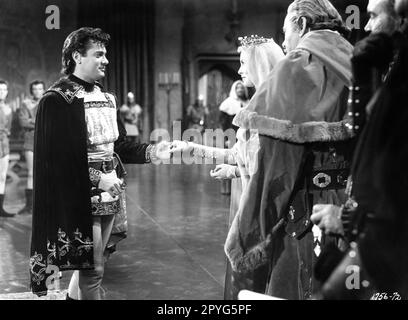 TONY CURTIS JANET LEIGH et HERBERT MARSHALL dans LE BOUCLIER NOIR DE FALWORTH 1954 réalisateur RUDOLPH MATÉ roman Howard Pyle costumes Rosemary Odell Universal-International Pictures Banque D'Images