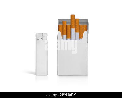 Paquet de cigarettes et briquets isolés sur fond blanc Banque D'Images