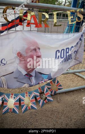 Londres, Royaume-Uni. 3rd mai 2023. Quelques jours seulement avant le couronnement du roi Charles III et de la reine Camilla, des décorations ont été mises en place le long du centre commercial où la procession passera sur 6 mai 2023. Crédit : Kiki Streitberger/Alay Live News Banque D'Images