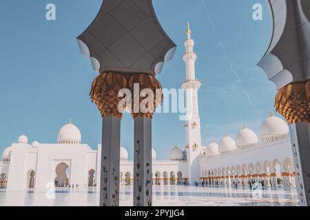 15 janvier 2023, Abu Dhabi, Émirats Arabes Unis : détails architecturaux de la célèbre grande mosquée Sheikh Zayed à Abu Dhabi, Émirats Arabes Unis. Banque D'Images