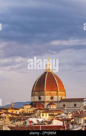 Vue sur la cathédrale Santa Maria del Fiore dans la ville de Florence, Italie Banque D'Images