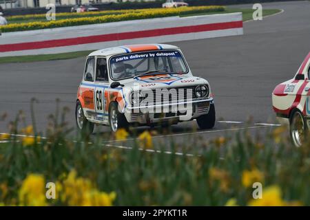 Rupert Deeth, Mini 1275 GT, Gordon Spice Trophy, finale pour les voitures de berline du groupe 1 qui ont couru dans les années 1970 à 1982, courez avec deux chaleurs de vingt minutes Banque D'Images