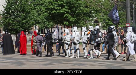 Hungarian 501st légion Chimera squad, marche à travers Vörösmarty tér 1, Budapest, 1051 Hongrie Banque D'Images