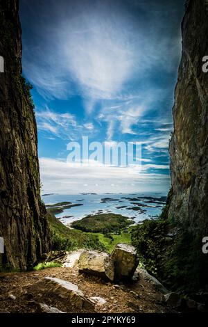 Grotte de Torhatten près de Bronnysund, Norvège. Banque D'Images