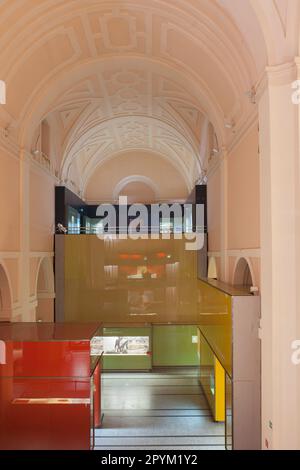 Alcala de Henares, Espagne - 10th octobre 2020 : Musée archéologique régional de Madrid. Intérieur du bâtiment Banque D'Images