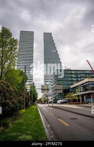 Gratte-ciel des tours Roche 1 et 2 conçus par la firme d'architecture Herzog et de Meuron, Bâle, Suisse Banque D'Images