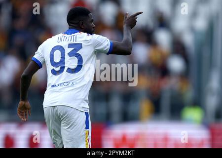 Turin, Italie. 03rd mai 2023. Samuel Umtiti de nous Lecce gestes pendant la série Un match entre Juventus FC et nous Lecce au stade Allianz sur 3 mai 2023 à Turin, Italie . Credit: Marco Canoniero / Alamy Live News Banque D'Images