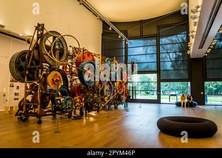 L'œuvre du peintre et sculpteur suisse Jean Tinguely dans le Musée Tinguely, qui présente une exposition permanente de son œuvre, Bâle, Suisse Banque D'Images