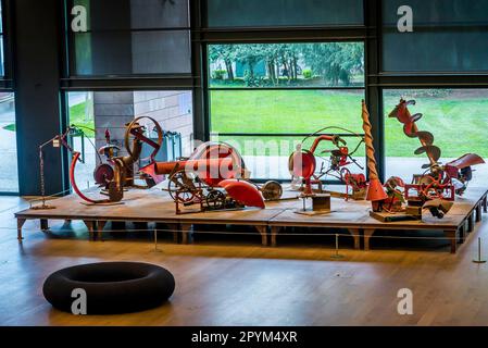 L'œuvre du peintre et sculpteur suisse Jean Tinguely dans le Musée Tinguely, qui présente une exposition permanente de son œuvre, Bâle, Suisse Banque D'Images