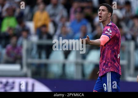 Turin, Italie. 03rd mai 2023. Dusan Vlahovic de Juventus FC gestes pendant la série Un match de football entre Juventus FC et nous Lecce au stade Allianz sur 3 mai 2023 à Turin, Italie . Credit: Marco Canoniero / Alamy Live News Banque D'Images