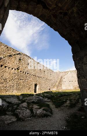 castillo de Montsegur, siglo XIV, castillo cátaro, monte PoG , Ariège, pirineos orientales,Francia, europa Banque D'Images