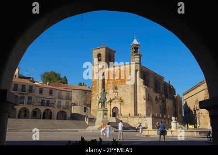 Trujillo, place principale, Plaza Mayor, église San Martin, province de Caceres, Estrémadure, Espagne Banque D'Images