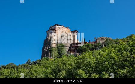 Le Monastère de Saint Rousanou est un monastère orthodoxe de l'est qui fait partie du complexe de monastère de Meteora en Thessalie, dans le centre de la Grèce. Banque D'Images