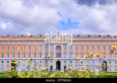 Palais royal de Caserta en Italie : vue sur la façade principale. Banque D'Images