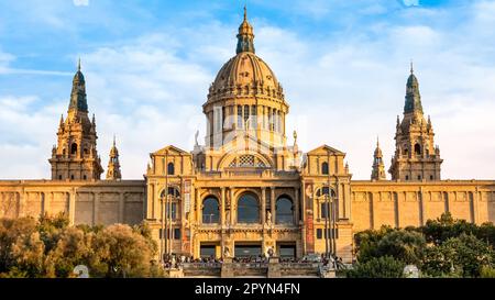 Barcelone, Espagne - 25 mars 2023 : vue détaillée du Musée national d'Art de Catalogne Banque D'Images