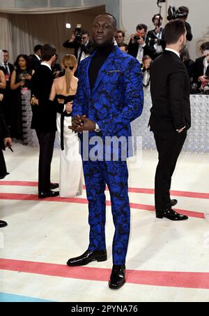 New York, États-Unis. 1 mai 2023. Stormzy arrivée au met Gala 2023, le Metropolitan Museum of Art, New York. Le thème de cette année est Karl Lagerfeld, Un L. Banque D'Images