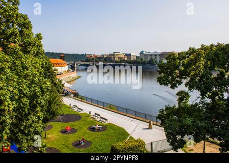 Paysage urbain de Prague, rivière Moldva, rivière Vltava Banque D'Images