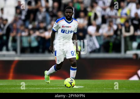 Turin, Italie. 3 mai 2023. Samuel Umtiti de US Lecce en action pendant la série Un match de football entre Juventus FC et US Lecce. Credit: Nicolò Campo/Alay Live News Banque D'Images