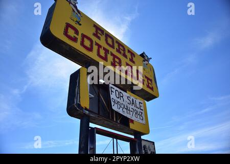 Signe fort courage, Houck, Arizona Banque D'Images